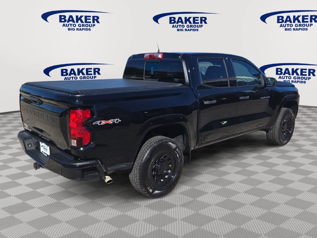 Used 2024 Chevrolet Colorado W/T AWD/4WD image 3