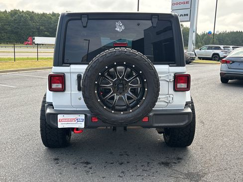 Used 2020 Jeep Wrangler Unlimited Sahara AWD/4WD image 7
