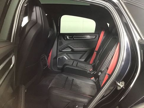 Certified 2022 Porsche Cayenne GTS AWD/4WD image 28