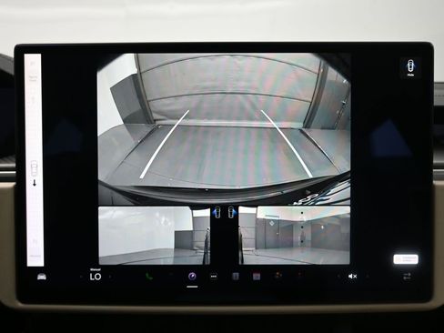 Used 2021 Tesla Model S Plaid image 20