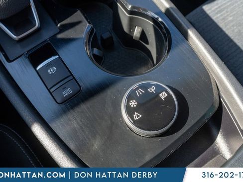 Used 2023 Nissan Rogue SV image 13