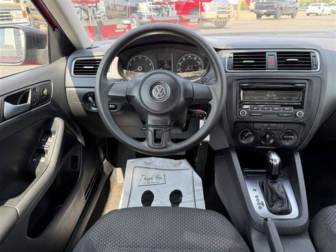 Used 2013 Volkswagen Jetta S FWD image 9