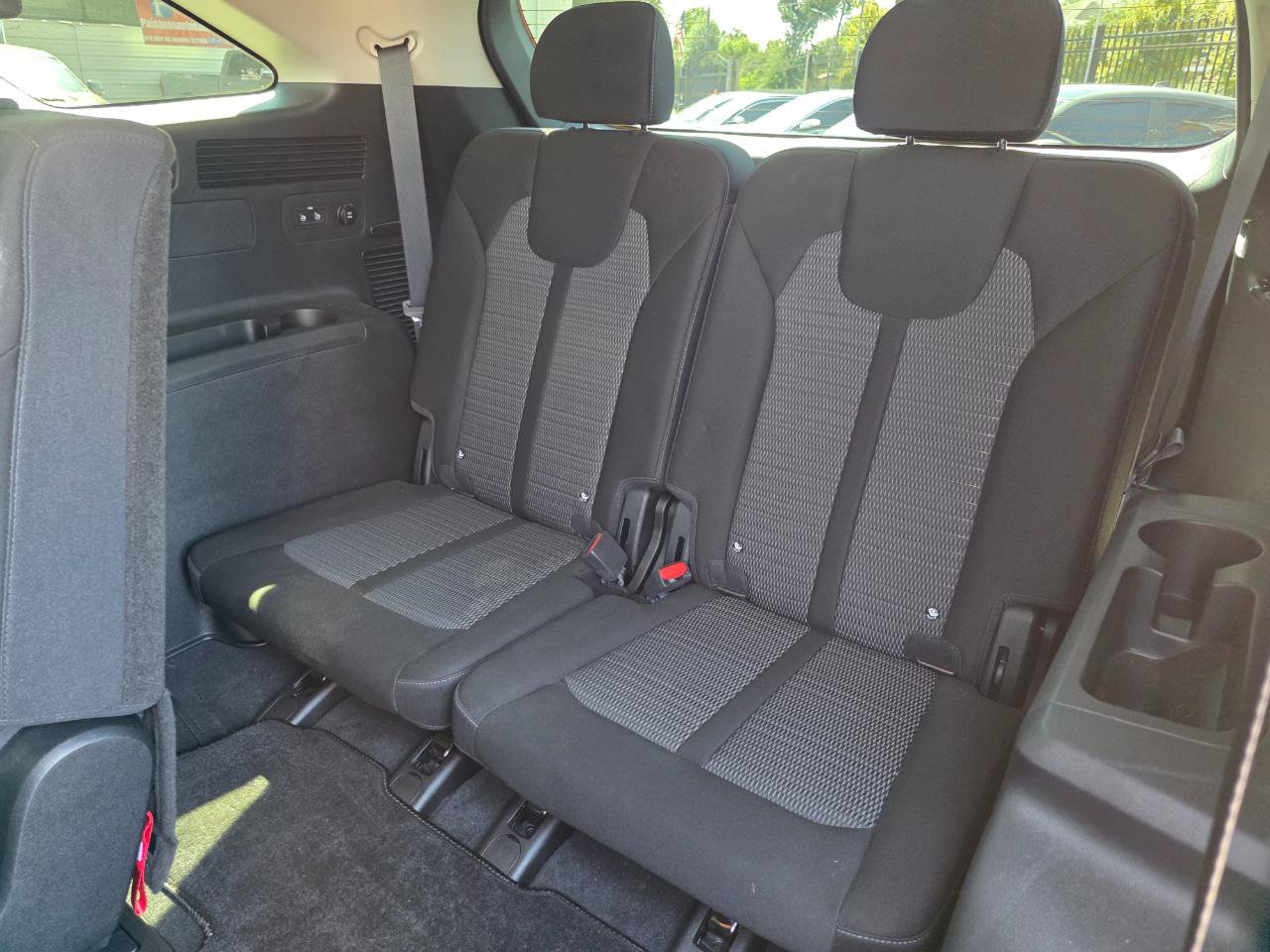 Used 2025 Kia Sorento LX FWD image 20
