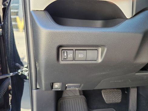 Certified 2025 Toyota RAV4 XLE AWD/4WD image 24