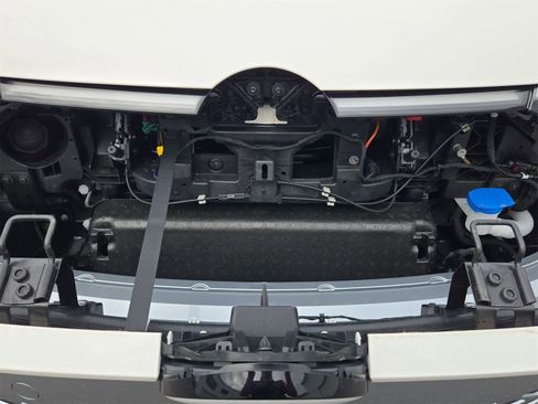 New 2025 Volkswagen ID. Buzz Pro S Plus image 15