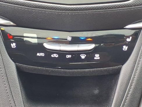 Used 2019 Cadillac XT5 Luxury image 8