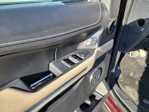 Used 2024 Ford Expedition Max XLT image 13
