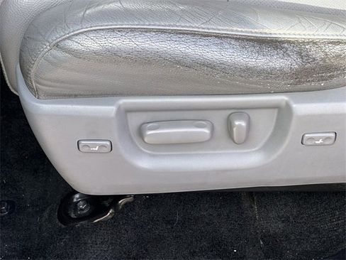 Used 2016 Toyota Sequoia Platinum image 26