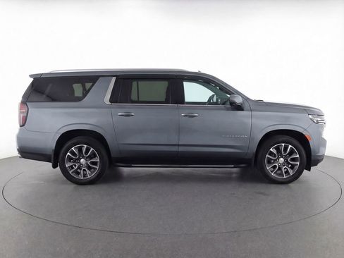 Used 2021 Chevrolet Suburban LT w/ LT Signature Package image 10