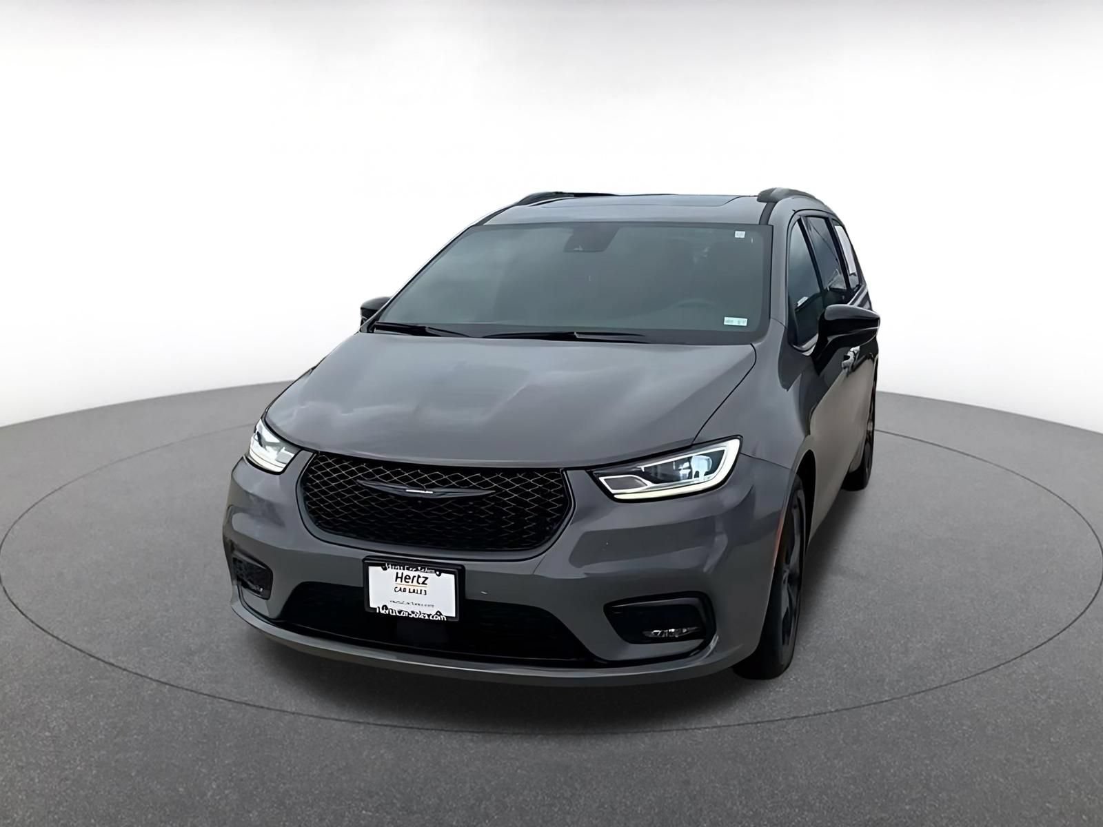 Used 2025 Chrysler Pacifica Limited FWD image 4