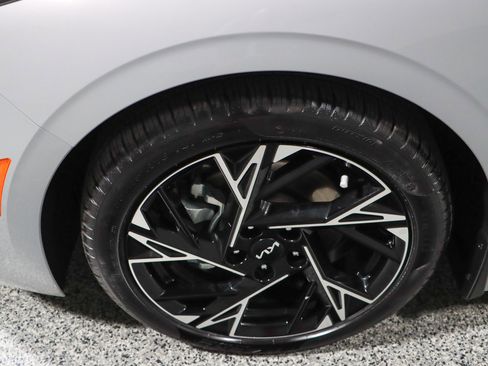 Used 2025 Kia K5 GT-Line w/ GT-Line Premium Package image 11