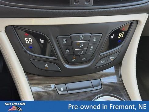 Certified 2019 Buick Envision Premium AWD/4WD image 11
