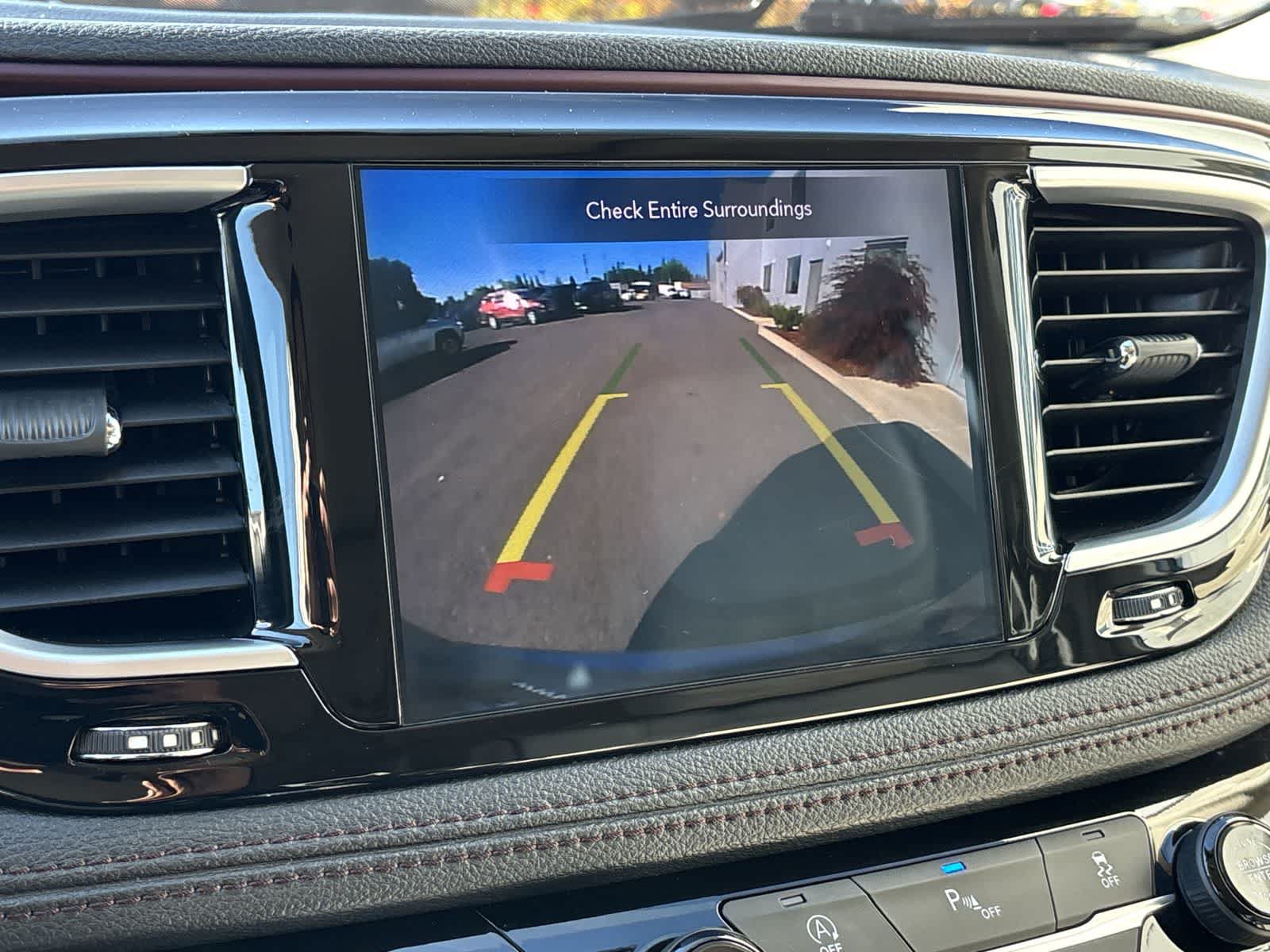 Used 2020 Chrysler Pacifica Limited FWD image 27
