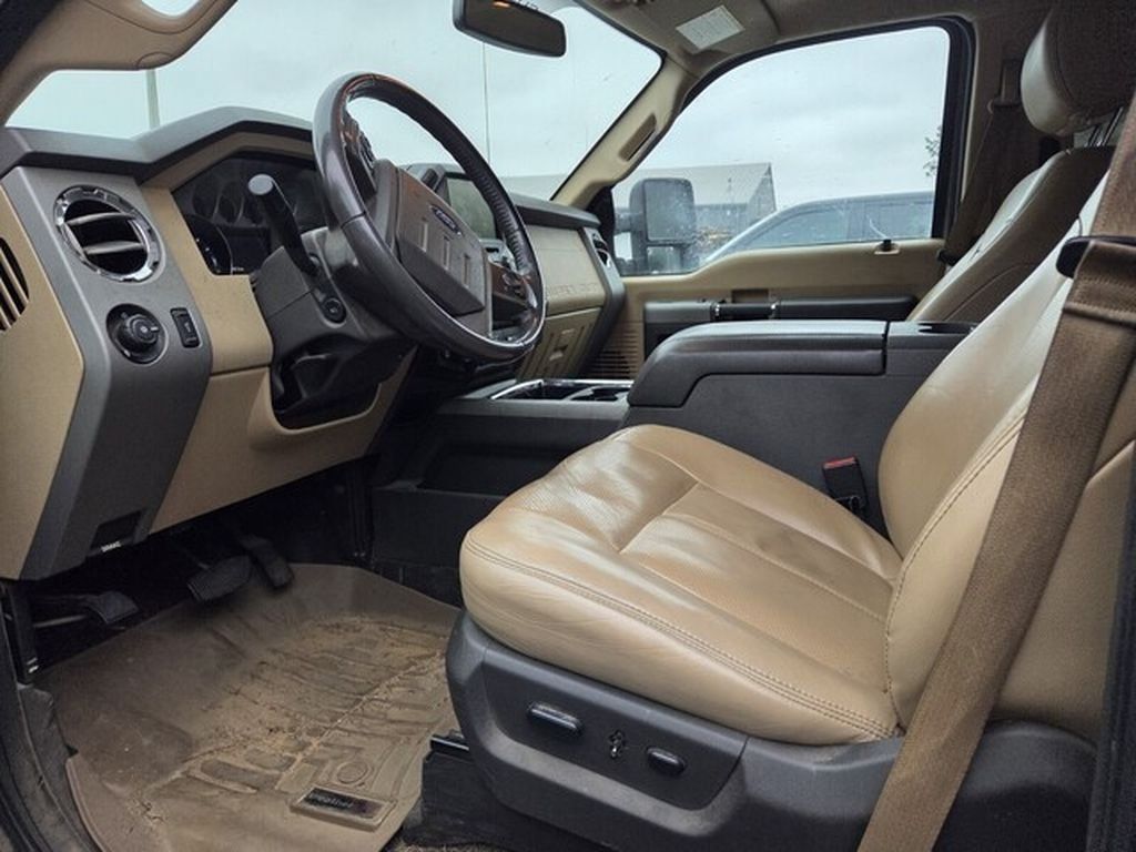 Used 2016 Ford F250 Lariat w/ Lariat Interior Package AWD/4WD image 9