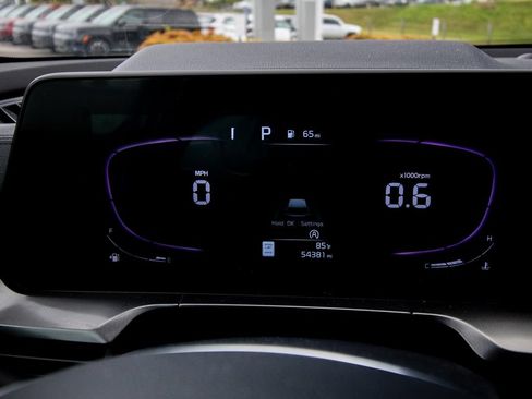 Used 2025 Kia Telluride S FWD image 30