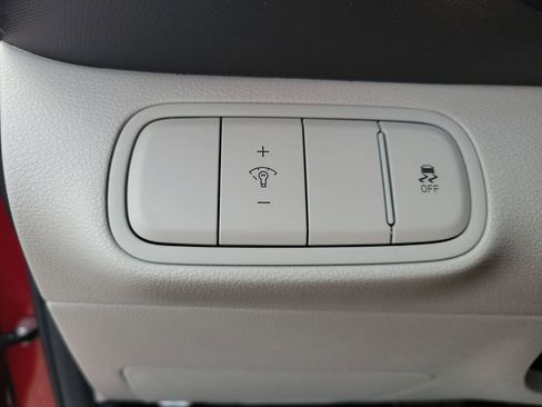 Used 2023 Hyundai Venue SEL w/ Cargo Package image 28