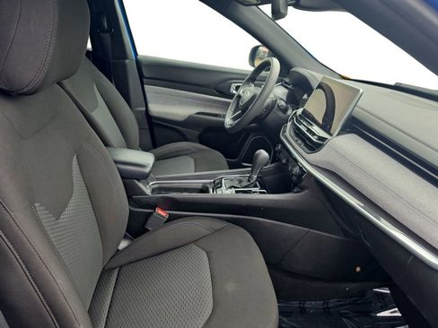 Used 2023 Jeep Compass Sport image 15