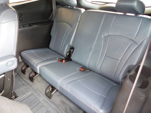 Used 2022 Buick Enclave Essence w/ Sport Touring Edition image 35