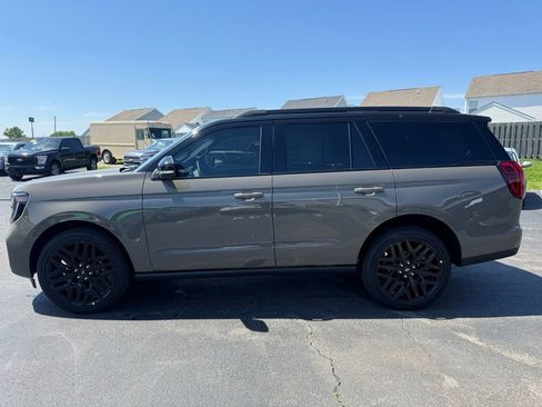 New 2026 Ford Expedition Platinum w/ Stealth Performance Package AWD/4WD image 6