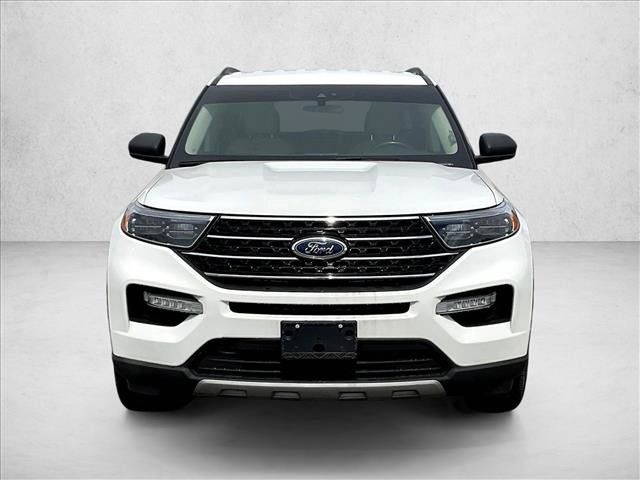 Used 2020 Ford Explorer XLT w/ Equipment Group 202A AWD/4WD image 2