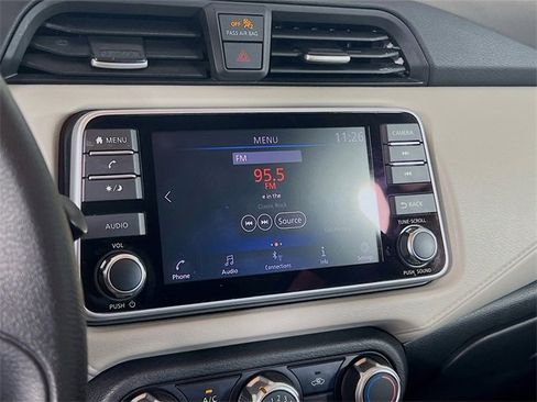 Used 2021 Nissan Versa SV image 14