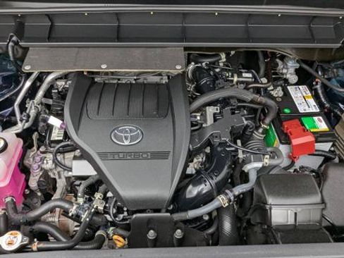 Used 2023 Toyota Highlander LE FWD image 30