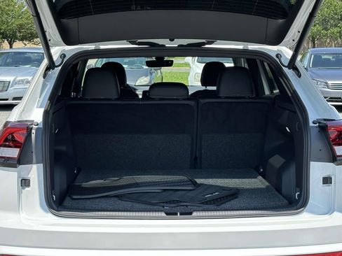 Used 2025 Volkswagen Atlas Cross Sport SEL R-Line image 13