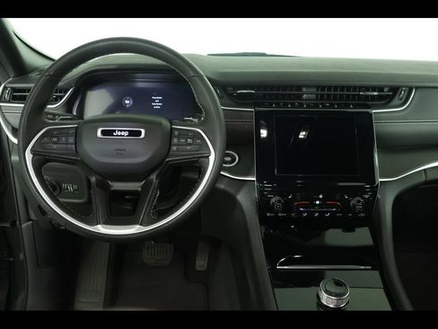 Used 2023 Jeep Grand Cherokee Altitude AWD/4WD image 18