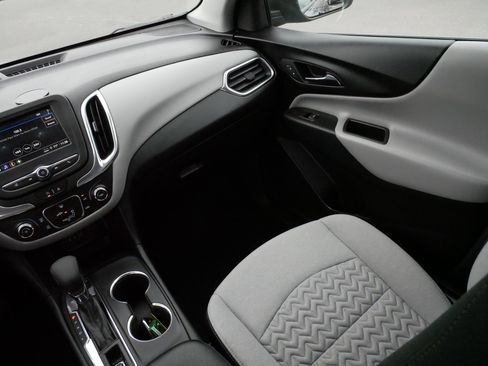 Used 2024 Chevrolet Equinox LS w/ LS Convenience Package AWD/4WD image 11