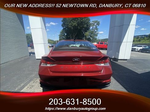 Used 2023 Hyundai Elantra SEL w/ Preferred Accessory Package FWD image 4