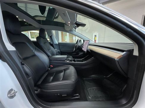 Used 2020 Tesla Model 3 Standard Range RWD image 24