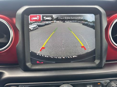 Used 2022 Jeep Wrangler Unlimited Rubicon w/ Steel Bumper Group image 21