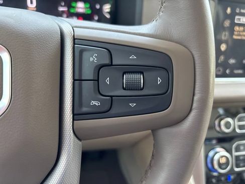 Used 2023 GMC Yukon XL Denali w/ Advanced Technology Package AWD/4WD image 24
