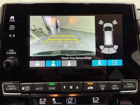 Used 2024 Honda Odyssey Touring image 16