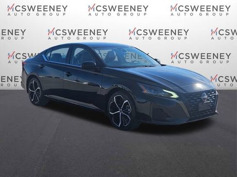 Used 2024 Nissan Altima 2.5 SR FWD image 7