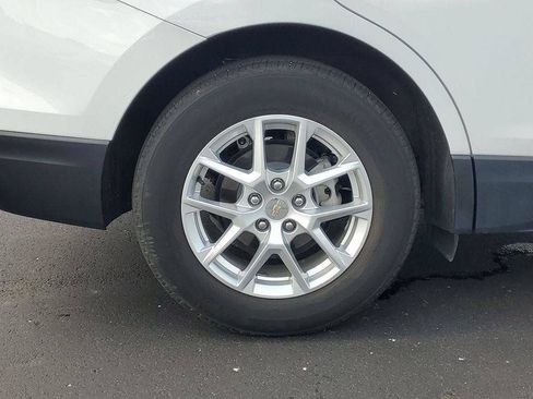 Used 2024 Chevrolet Equinox LT FWD image 33