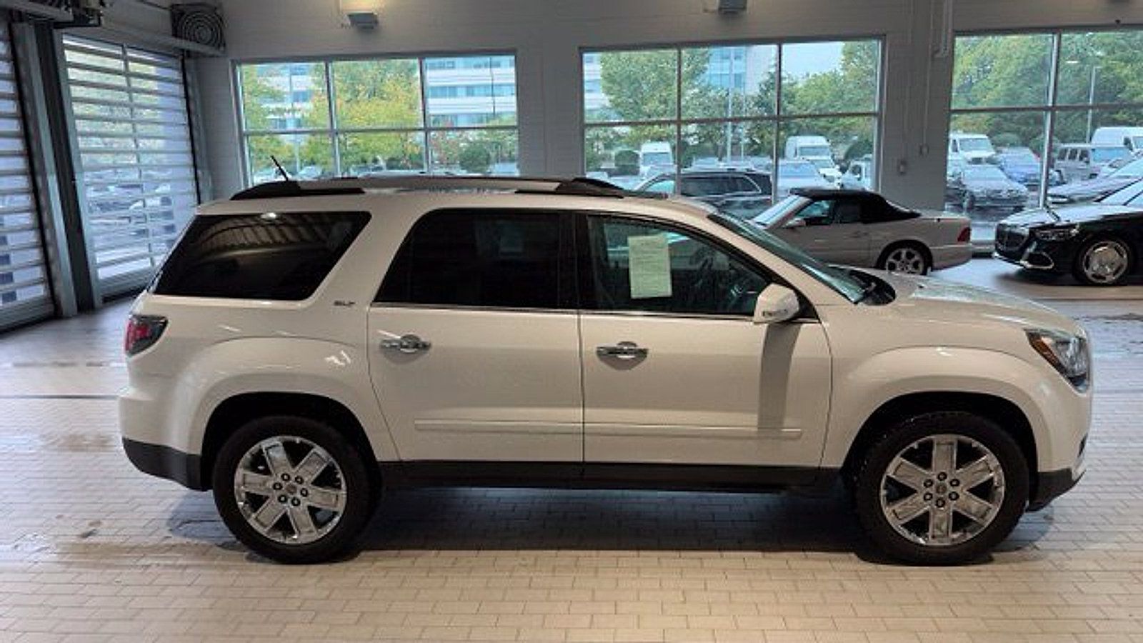 Used 2017 GMC Acadia Limited SLT AWD/4WD image 6