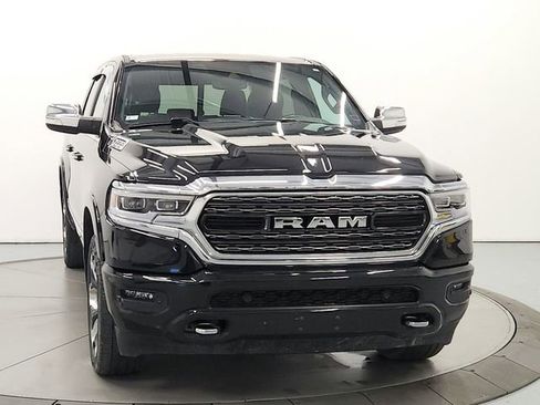 Used 2022 RAM 1500 Limited w/ Body-Colour Bumper Group AWD/4WD image 2