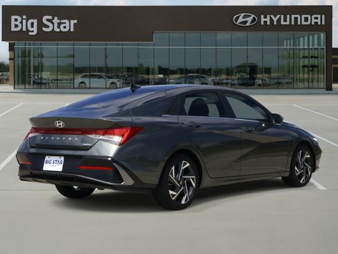 Used 2026 Hyundai Elantra Limited w/ Cargo Package FWD image 4