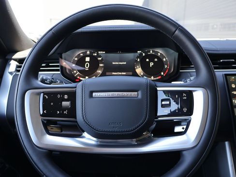 Used 2025 Land Rover Range Rover SE AWD/4WD image 19