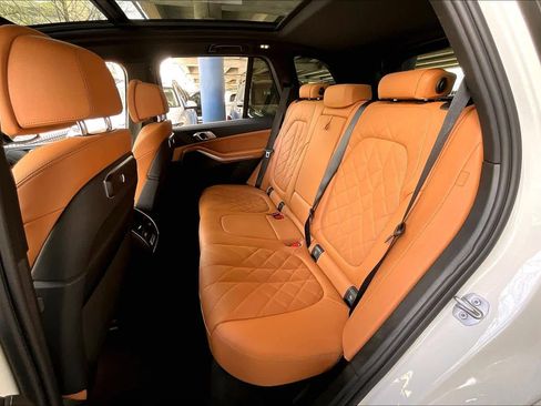 Used 2024 BMW X5 xDrive40i w/ M Sport Package image 19