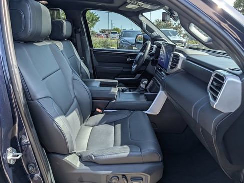 Used 2023 Toyota Sequoia Platinum AWD/4WD image 32