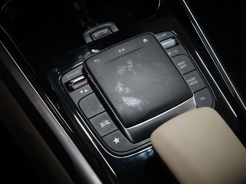 Certified 2021 Mercedes-Benz GLB 250 4MATIC image 30