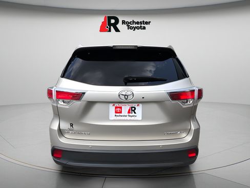 Used 2016 Toyota Highlander Limited Platinum AWD/4WD image 6