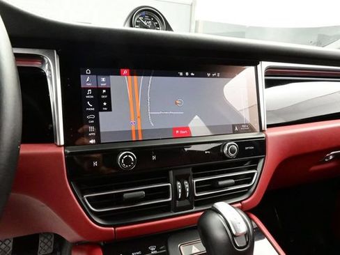 Certified 2023 Porsche Macan S AWD/4WD image 10