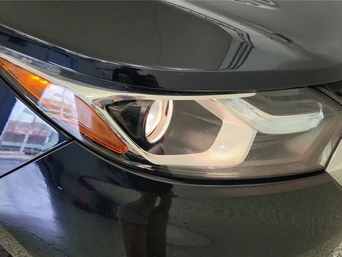 Used 2021 Chevrolet Equinox LS w/ LS Convenience Package image 14