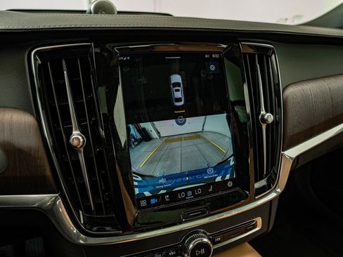 Used 2023 Volvo S90 B6 Ultimate w/ Lounge Package image 25