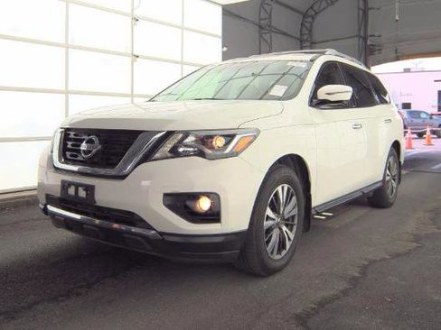 Used 2017 Nissan Pathfinder SL image 7
