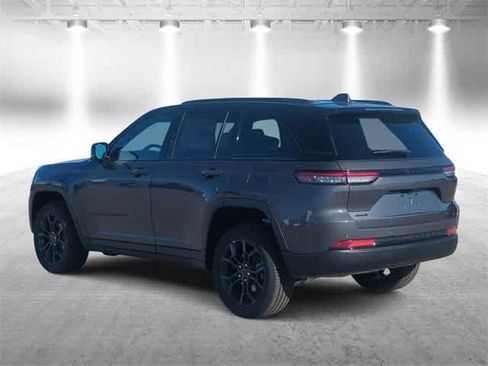 New 2025 Jeep Grand Cherokee Limited image 6