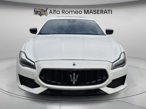 Used 2022 Maserati Quattroporte Modena image 4